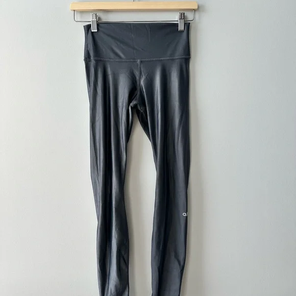 ALO Yoga High-Waist Airlift Leggings - Picture 4 of 10